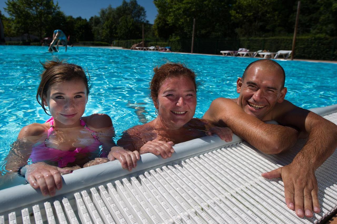 Villa Camping Des Lacs*** Celles-sur-Plaine Exterior foto